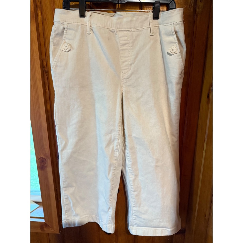 Cropped Capri Pants with Button Detail Beige Casual Summer Size M Croft & Barrow